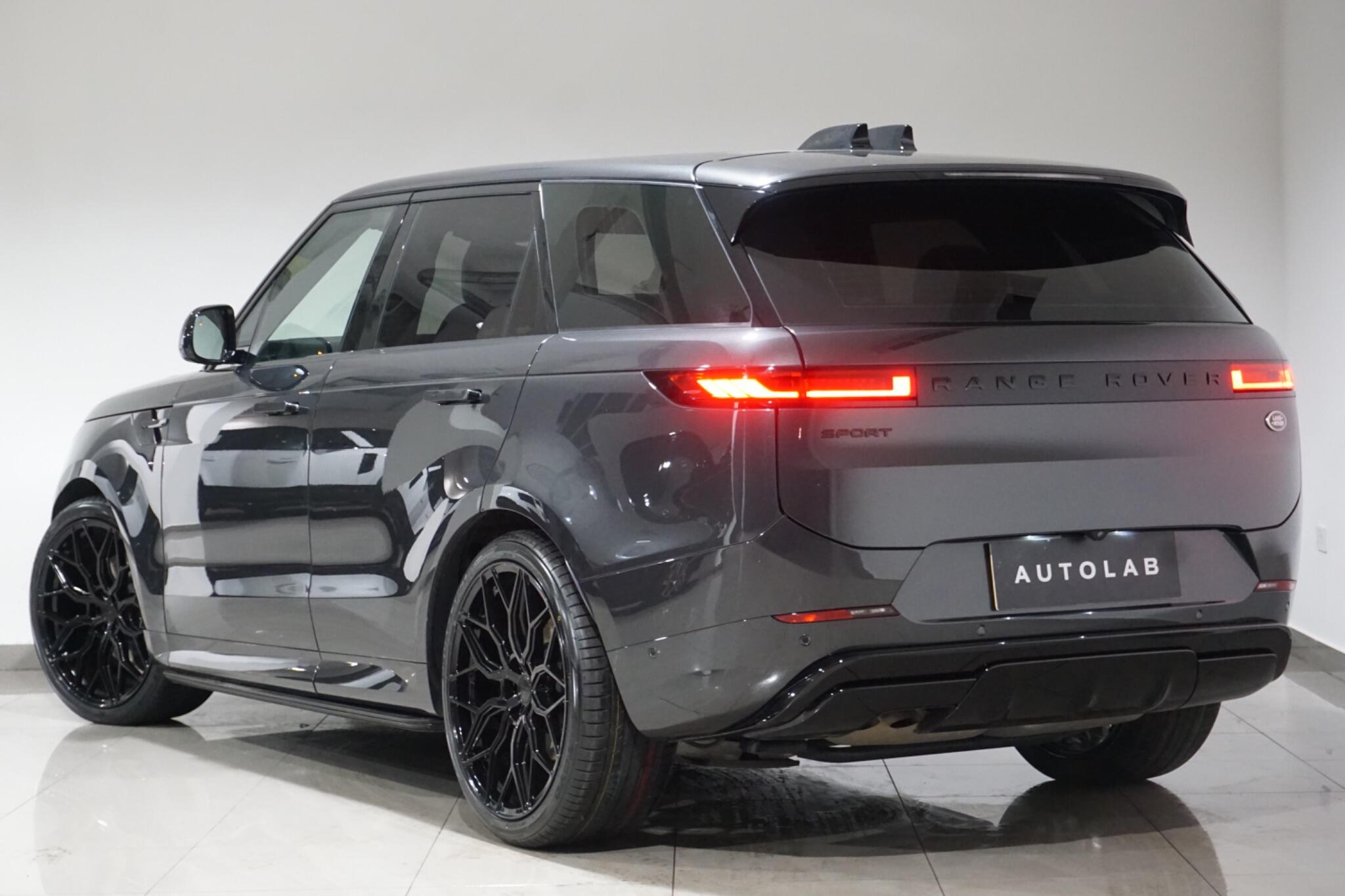 Land Rover Range Rover Sport 3.0 D300 MHEV Dynamic SE SUV 5dr Diesel Auto 4WD Euro 6 (s/s) (300 ps)